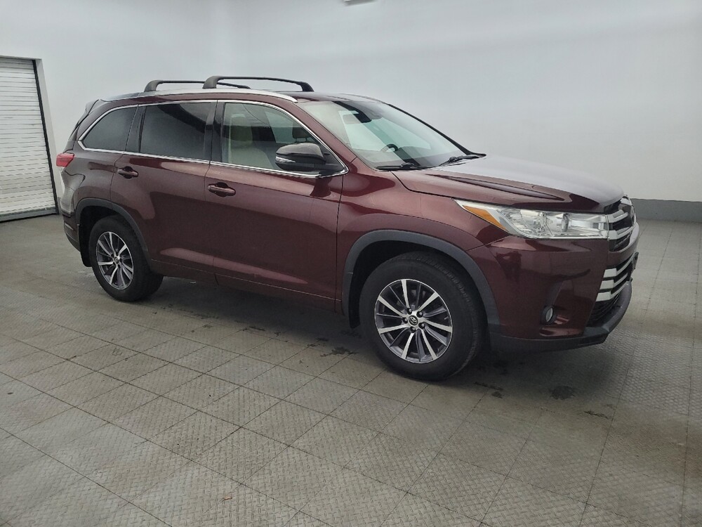 2018 Toyota Highlander in New Castle, DE 19720 - 18091881 11
