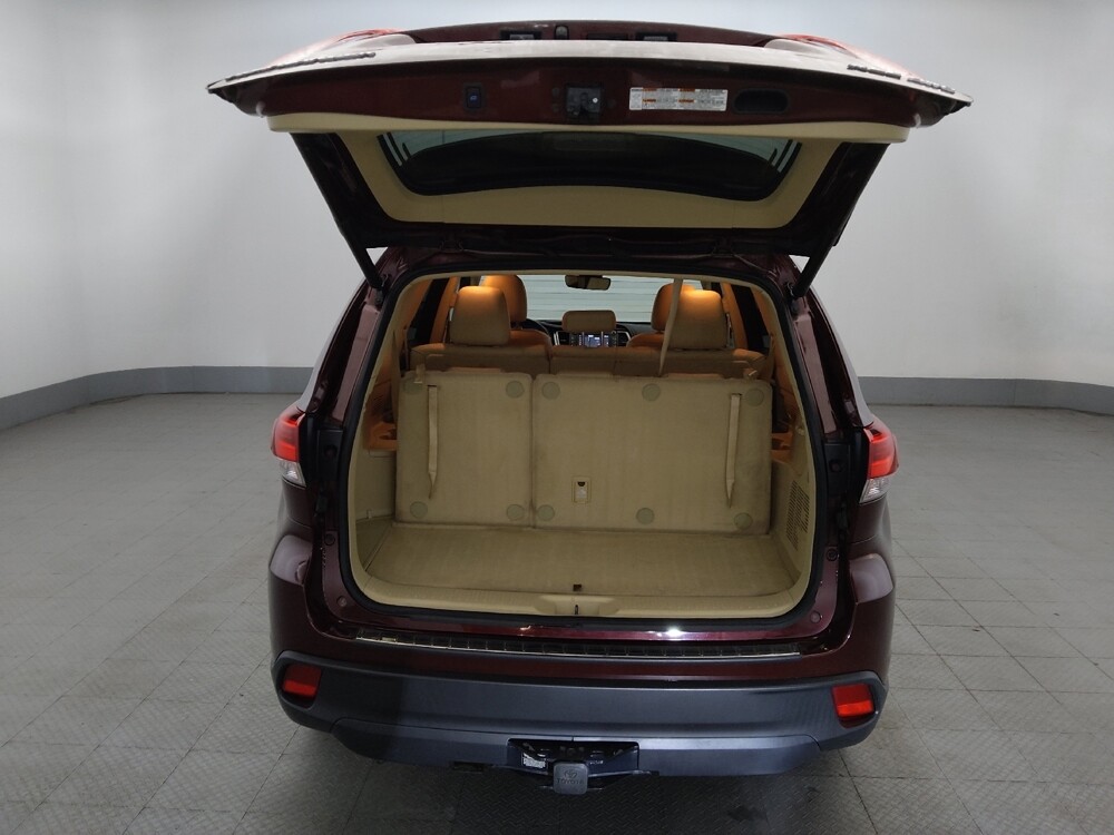 2018 Toyota Highlander in New Castle, DE 19720 - 18091881 29