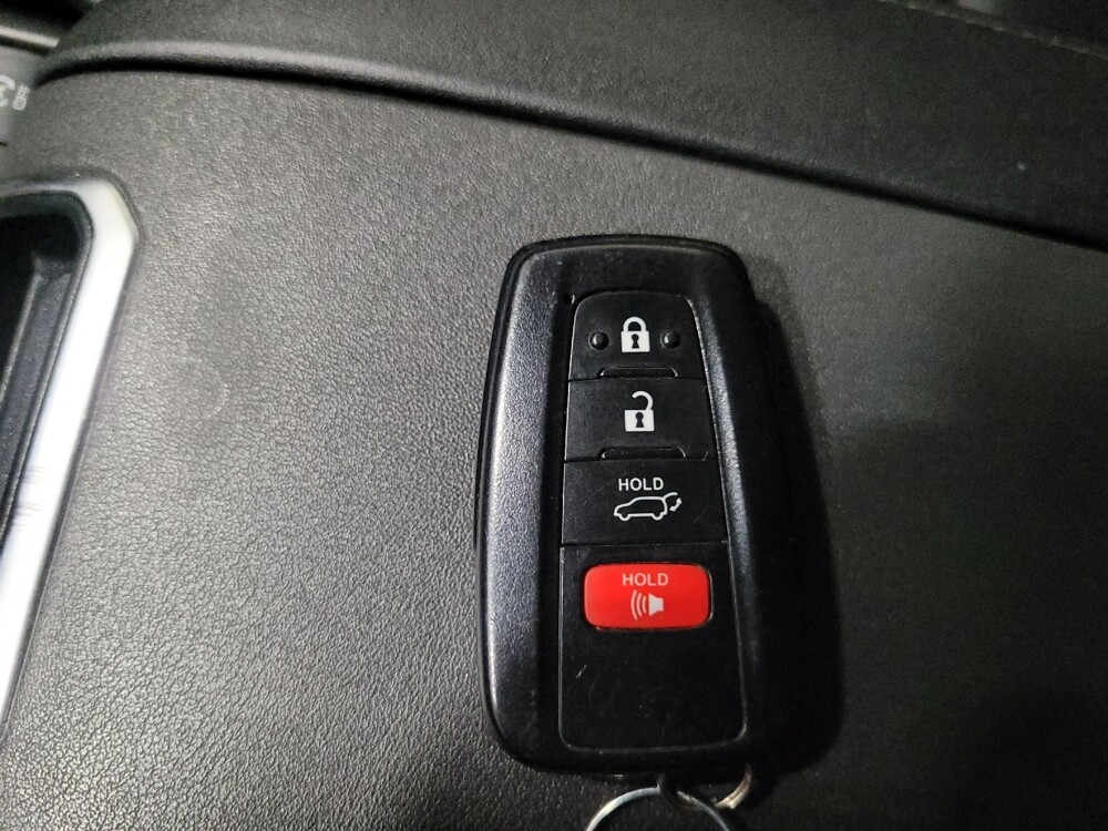 2021 Toyota Highlander in Williamstown, NJ 8094 - 18091883 32