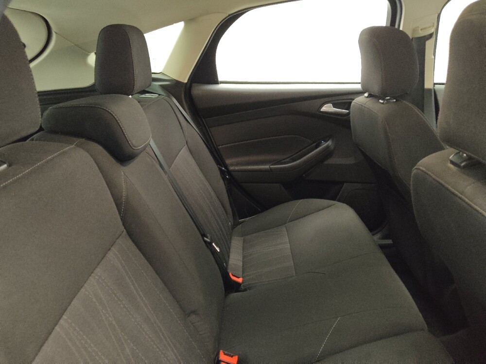 2017 Ford Focus in St. Louis, MO 63136 - 18091892 19