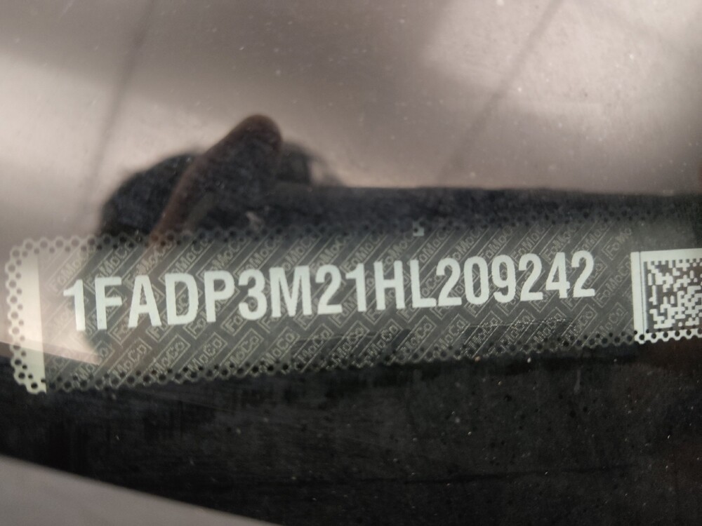 2017 Ford Focus in St. Louis, MO 63136 - 18091892 33