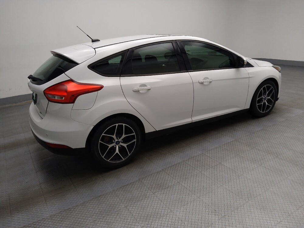 2017 Ford Focus in St. Louis, MO 63136 - 18091892 10