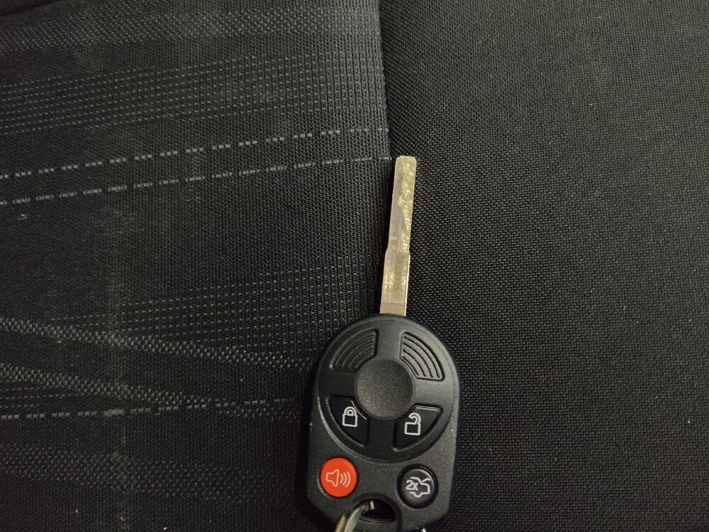 2017 Ford Focus in St. Louis, MO 63136 - 18091892 32