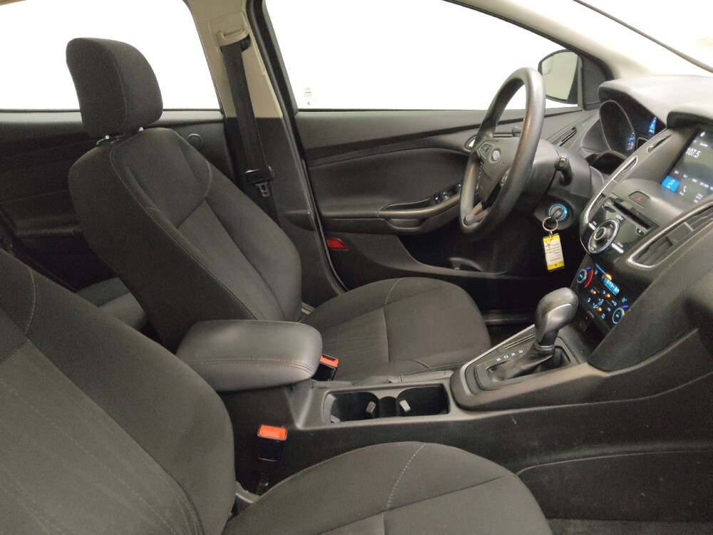2017 Ford Focus in St. Louis, MO 63136 - 18091892 21