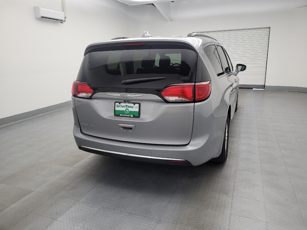 2017 Chrysler Pacifica in Miamisburg, OH 45342 - 18091893 7