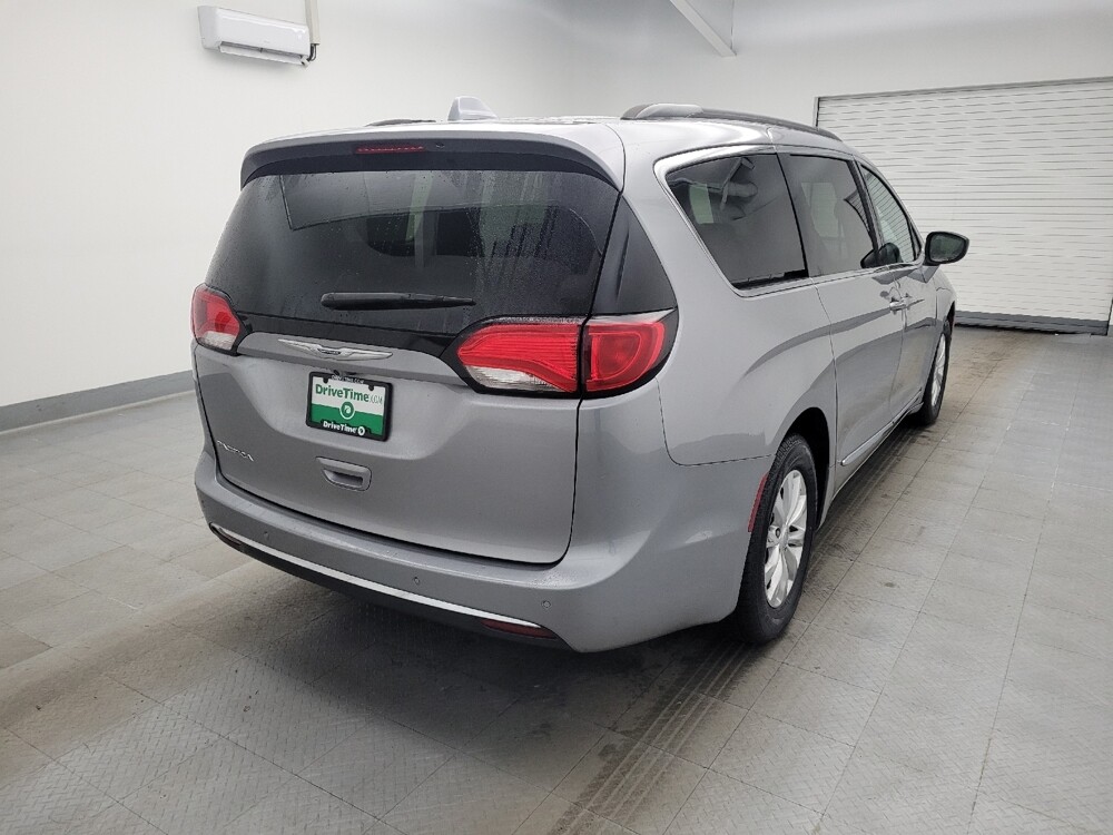 2017 Chrysler Pacifica in Miamisburg, OH 45342 - 18091893 9