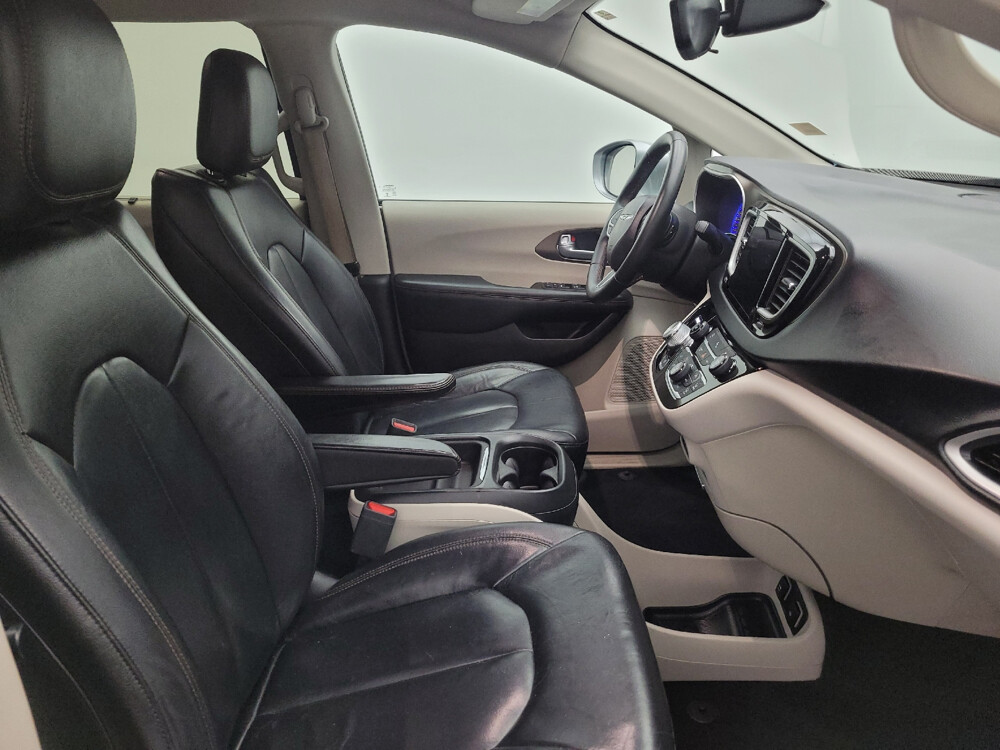 2017 Chrysler Pacifica in Miamisburg, OH 45342 - 18091893 21