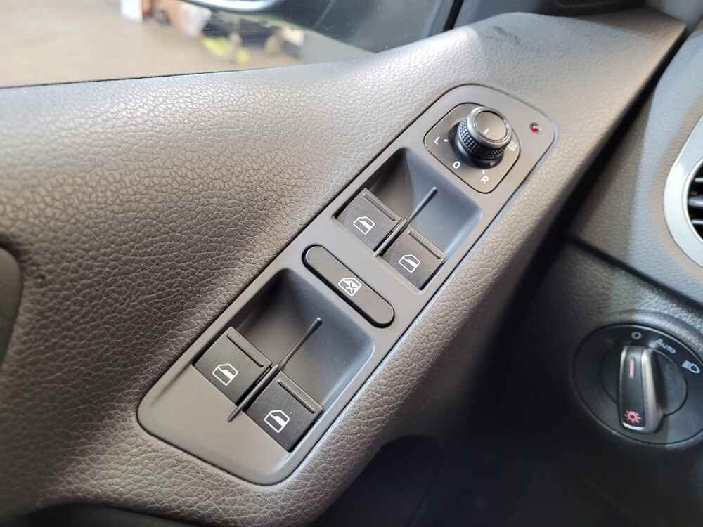 2017 Volkswagen Tiguan in Columbus, OH 43231 - 18091900 27