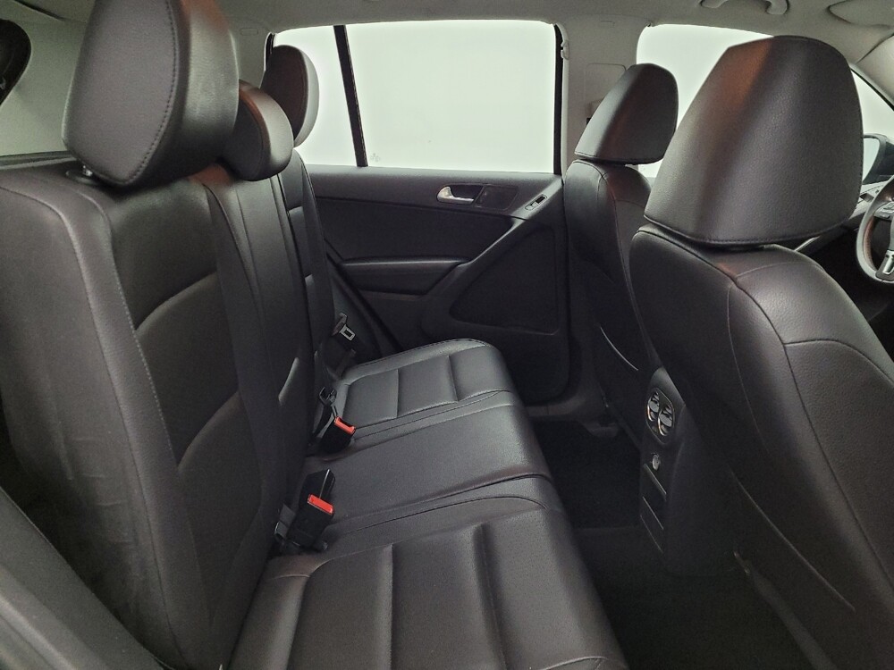 2017 Volkswagen Tiguan in Columbus, OH 43231 - 18091900 19