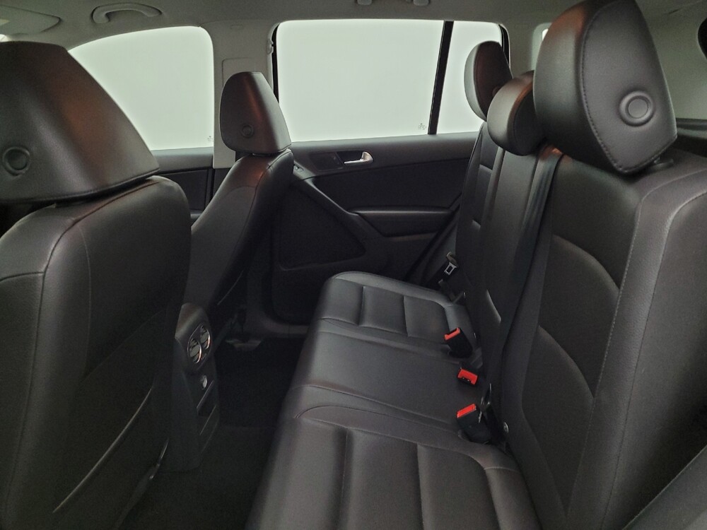 2017 Volkswagen Tiguan in Columbus, OH 43231 - 18091900 18