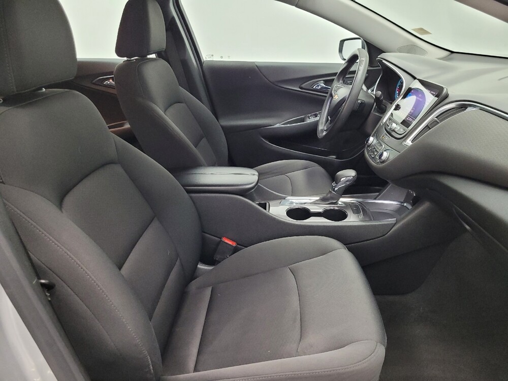 2021 Chevrolet Malibu in Las Vegas, NV 89102 - 18091901 21