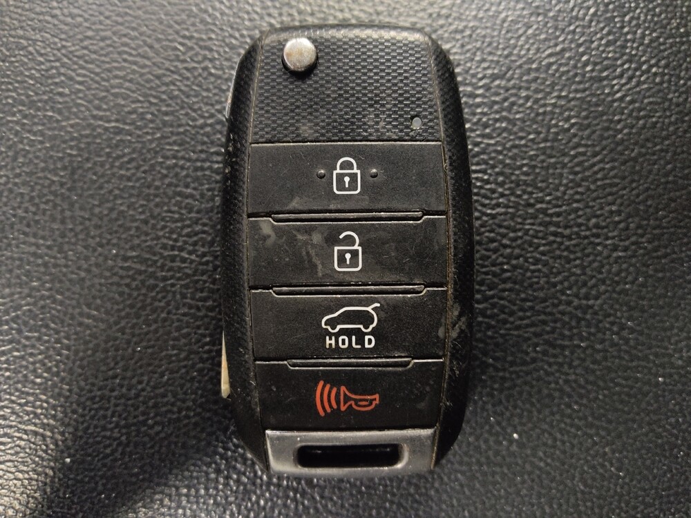 2020 Kia Sorento in Houston, TX 77074 - 18091905 32