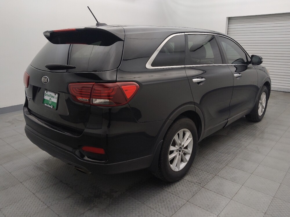 2020 Kia Sorento in Houston, TX 77074 - 18091905 9