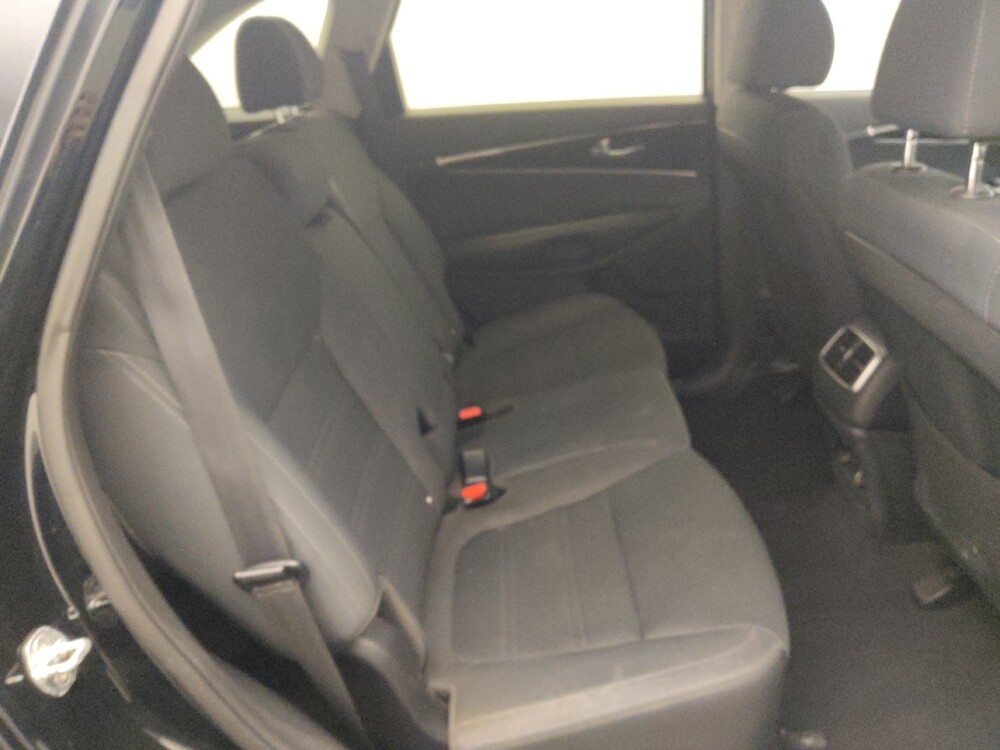2020 Kia Sorento in Houston, TX 77074 - 18091905 19