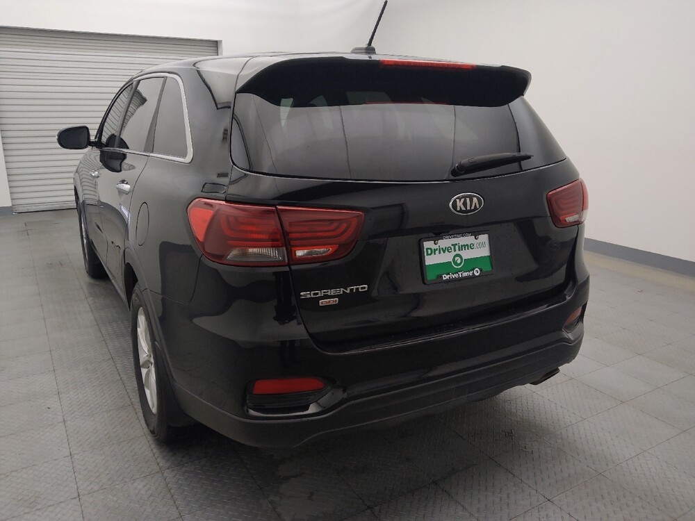 2020 Kia Sorento in Houston, TX 77074 - 18091905 6
