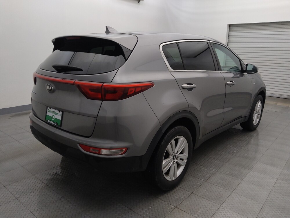 2017 Kia Sportage in Houston, TX 77034 - 18091917 9