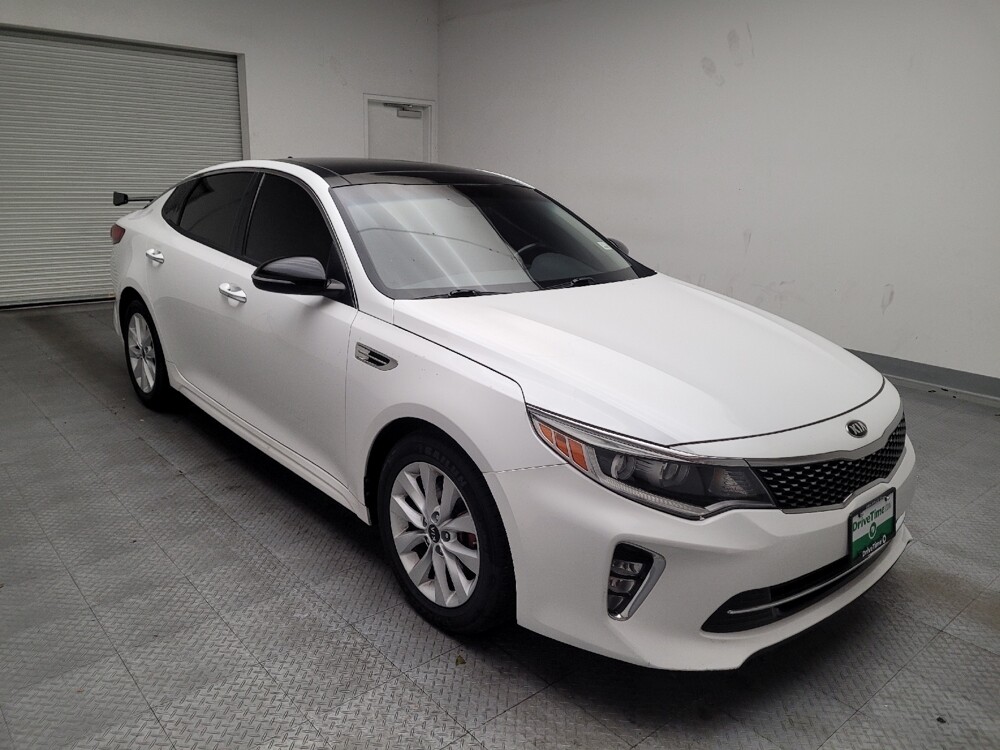 2018 Kia Optima in Downey, CA 90241 - 18091941 13