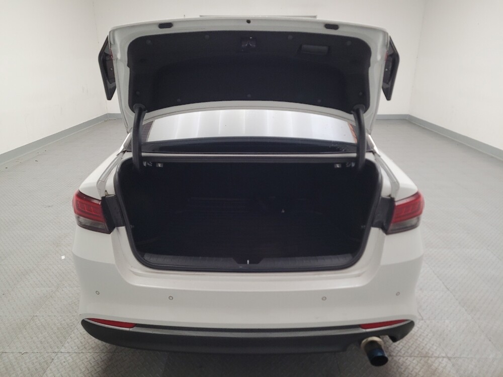 2018 Kia Optima in Downey, CA 90241 - 18091941 29