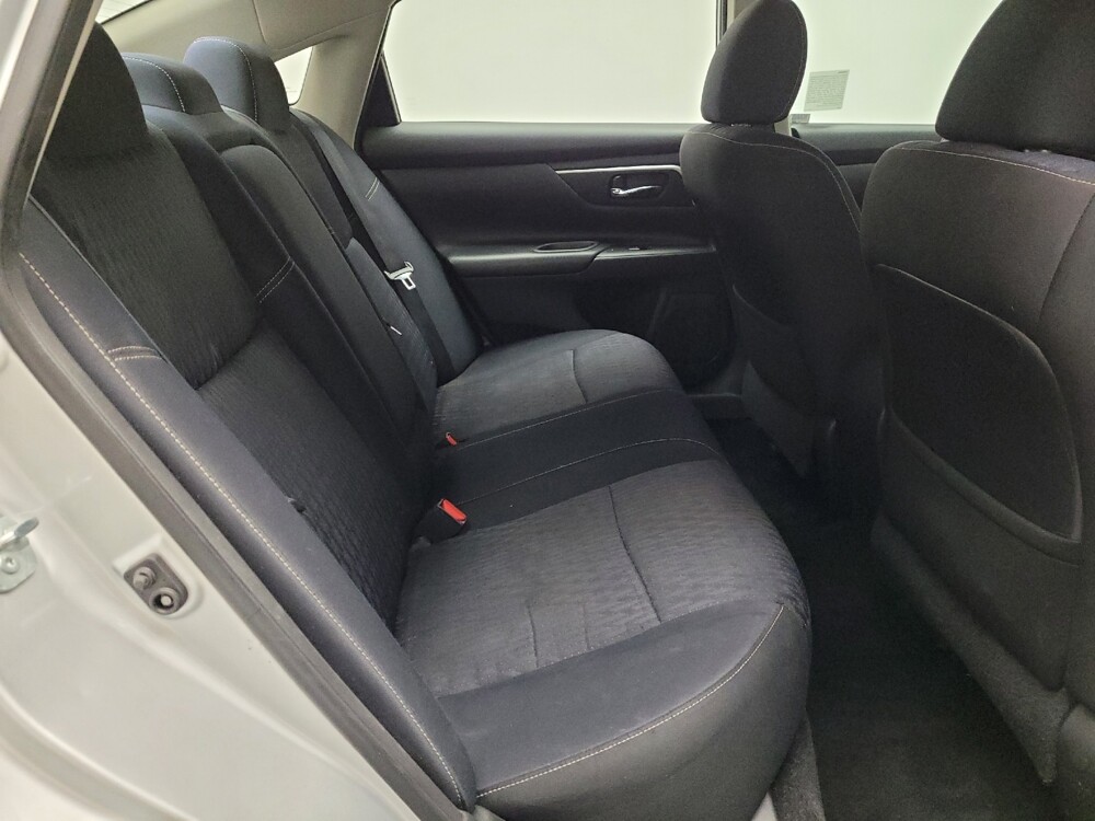 2017 Nissan Altima in Downey, CA 90241 - 18091945 19