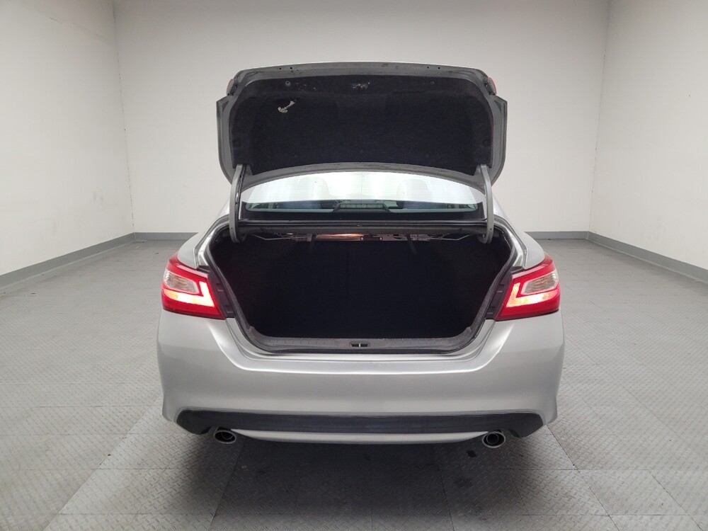 2017 Nissan Altima in Downey, CA 90241 - 18091945 29