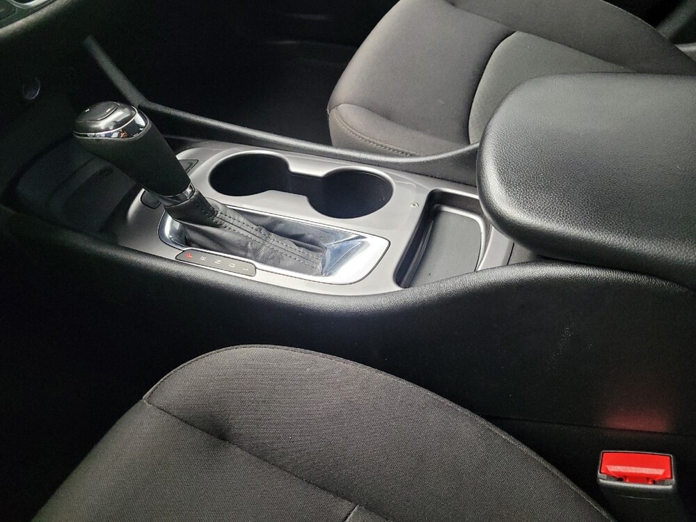 2017 Chevrolet Malibu in Memphis, TN 38128 - 18091950 26