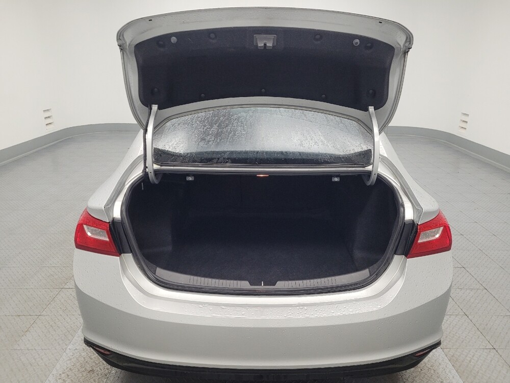 2017 Chevrolet Malibu in Memphis, TN 38128 - 18091950 29