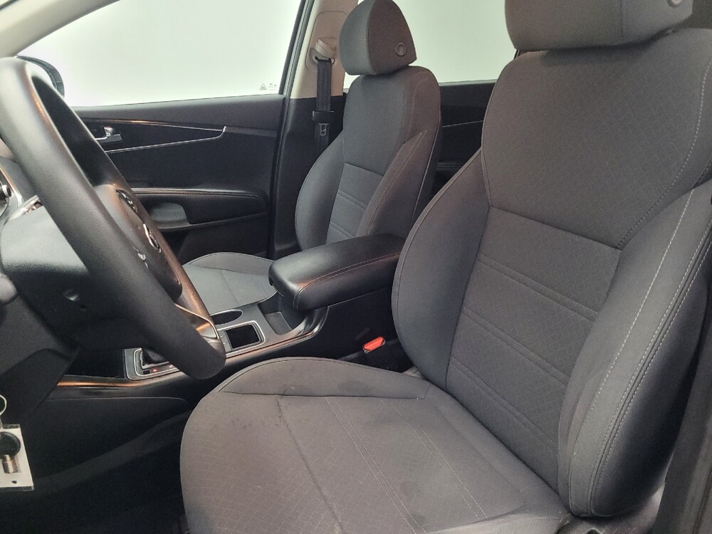 2018 Kia Sorento in Houston, TX 77074 - 18091951 17