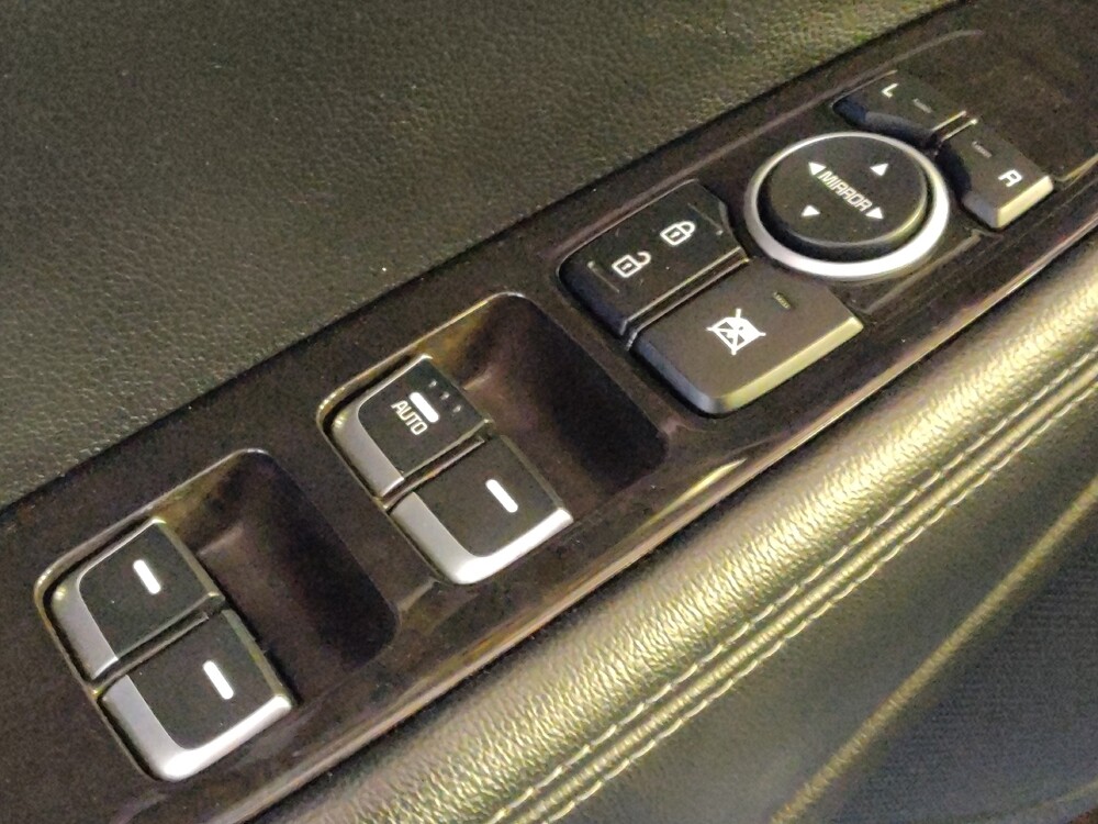 2018 Kia Sorento in Houston, TX 77074 - 18091951 27