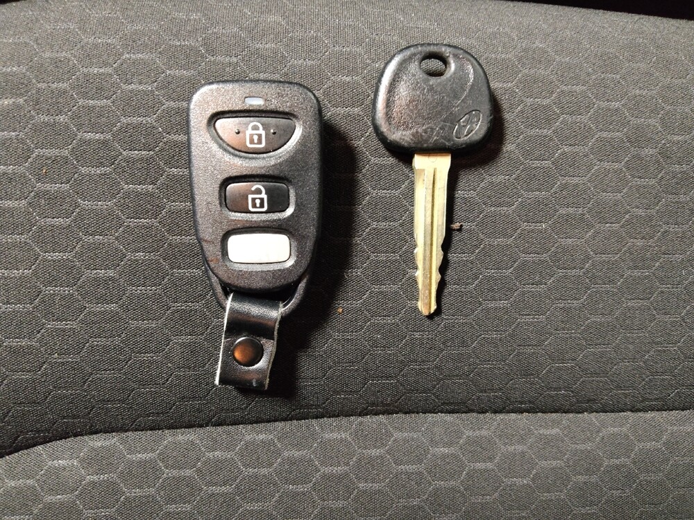 2020 Hyundai Elantra in Athens, GA 30606 - 18091960 32