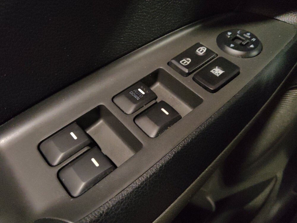 2018 Kia Forte in Miami, FL 33157 - 18091965 27