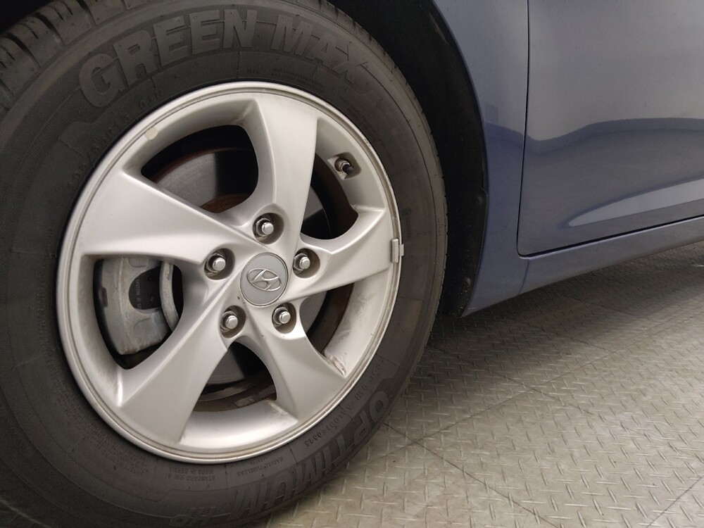 2015 Hyundai Elantra in Savannah, GA 31419 - 18091989 31