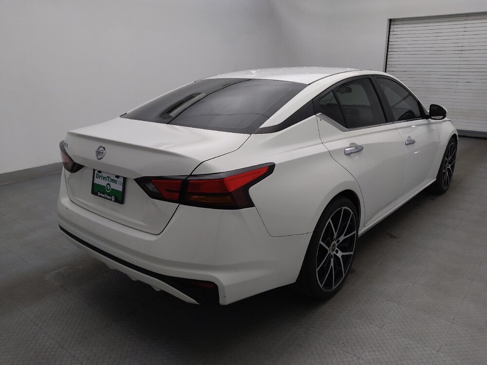 2019 Nissan Altima in Columbia, SC 29210 - 18091998 9