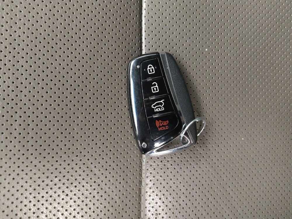 2018 Hyundai Santa Fe in Independence, MO 64055 - 18092022 32