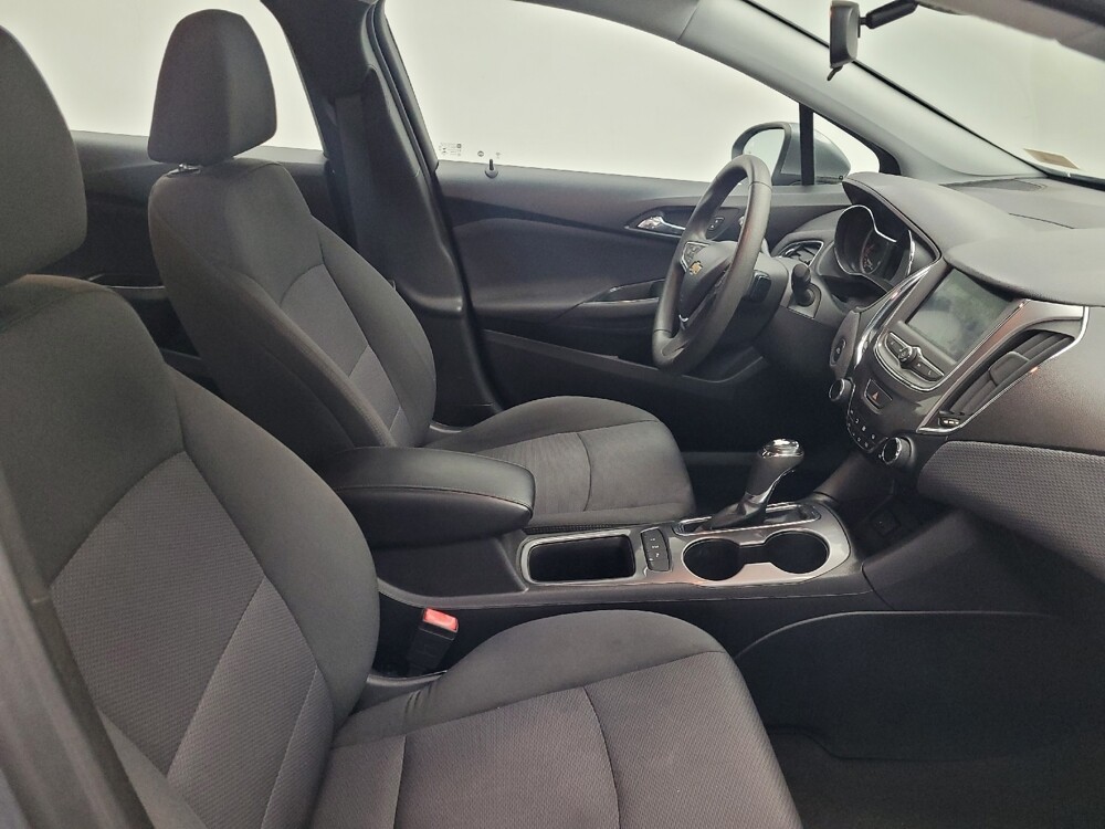 2019 Chevrolet Cruze in Antioch, TN 37013 - 18092026 21