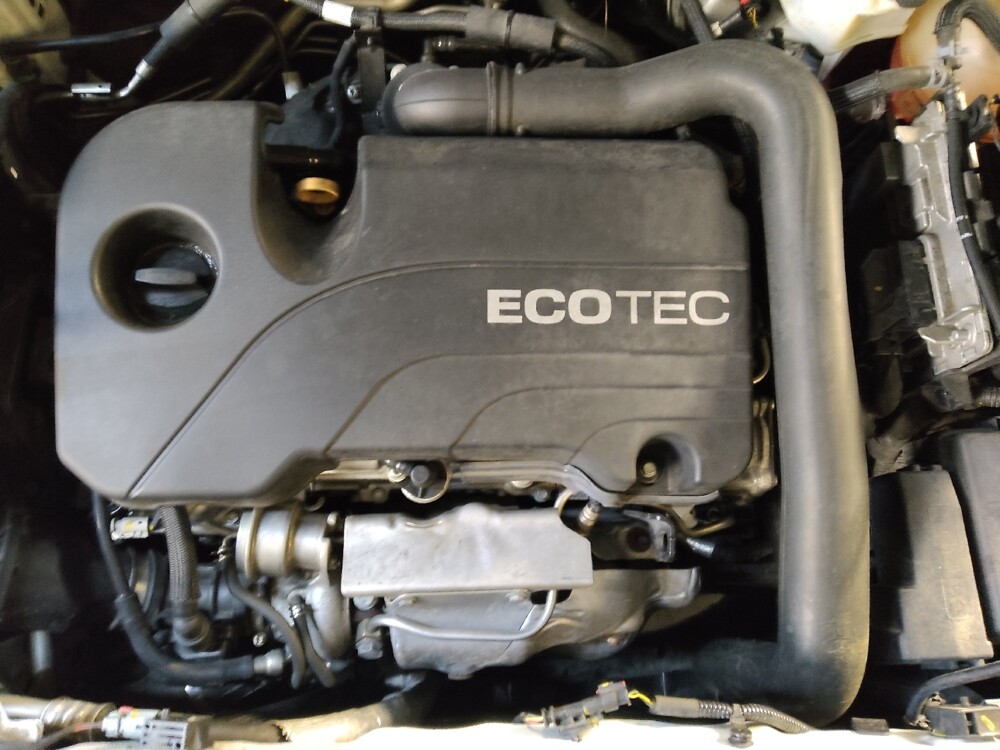 2020 Chevrolet Equinox in Fayetteville, NC 28304 - 18092028 30