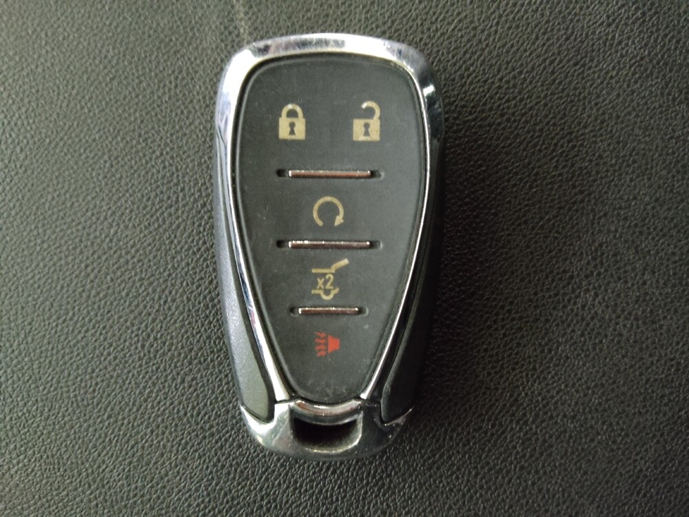 2020 Chevrolet Equinox in Fayetteville, NC 28304 - 18092028 32