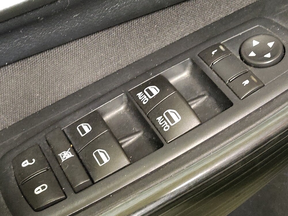 2016 Jeep Cherokee in Columbia, SC 29210 - 18092030 27