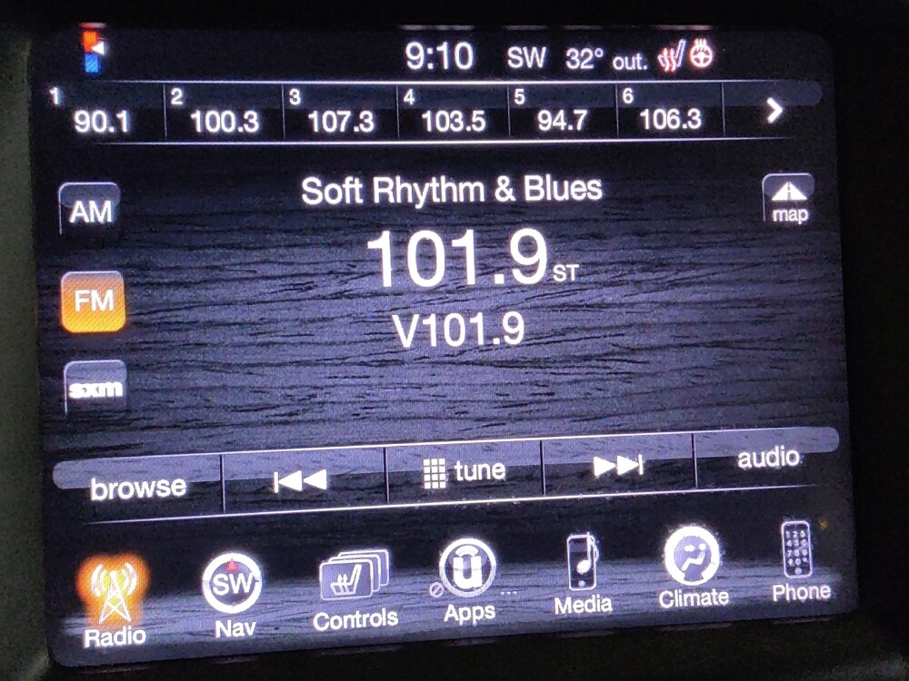 2016 Jeep Cherokee in Columbia, SC 29210 - 18092030 25