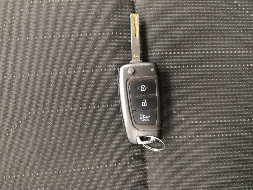 2021 Hyundai Venue in Gladstone, MO 64118 - 18092031 32