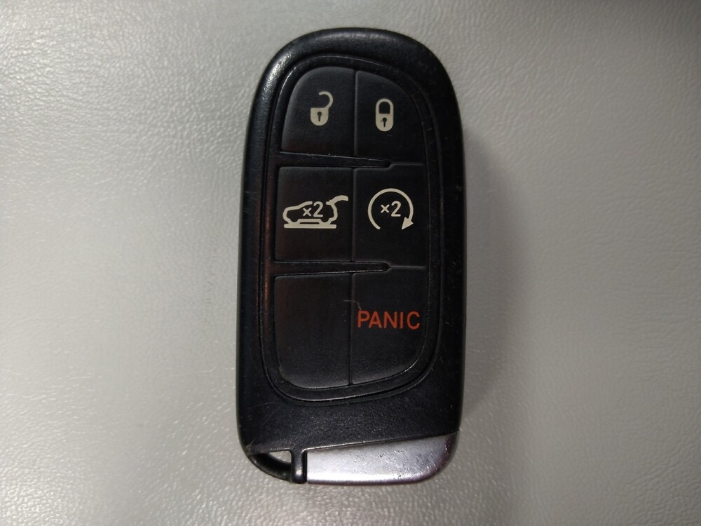 2020 Jeep Cherokee in Houston, TX 77034 - 18092038 32