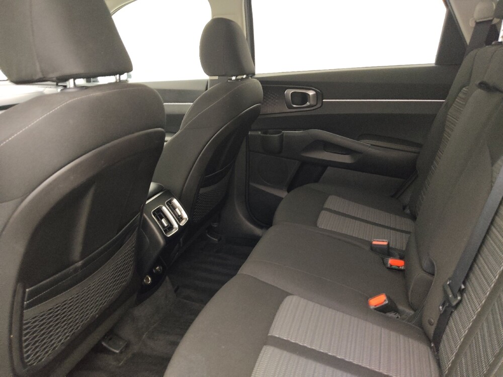 2022 Kia Sorento in Bradenton, FL 34207 - 18092051 18