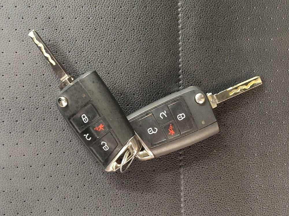 2021 Volkswagen Tiguan in Cincinnati, OH 45255 - 18092067 32