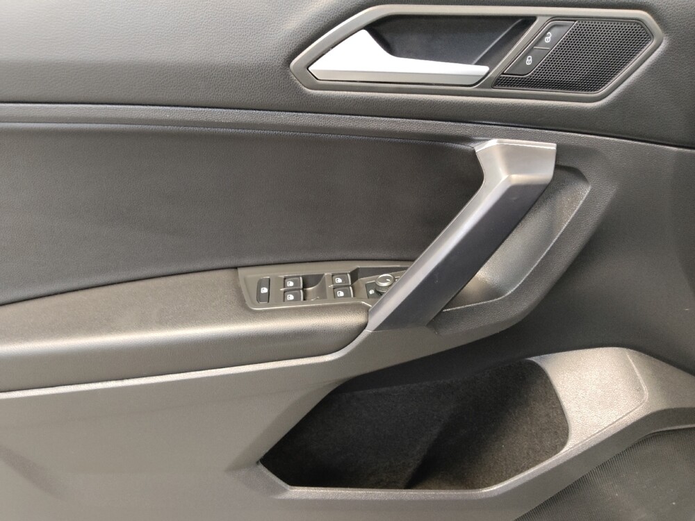 2021 Volkswagen Tiguan in Cincinnati, OH 45255 - 18092067 27