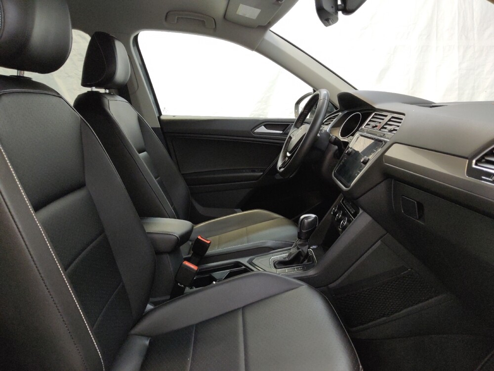 2021 Volkswagen Tiguan in Cincinnati, OH 45255 - 18092067 21