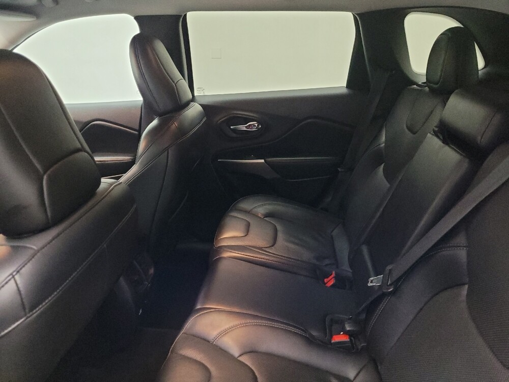 2021 Jeep Cherokee in Peoria, IL 61615 - 18092081 18