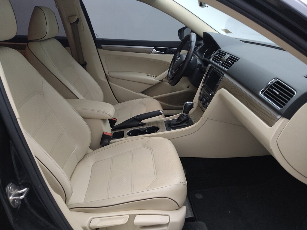 2018 Volkswagen Passat in Independence, MO 64055 - 18092088 21