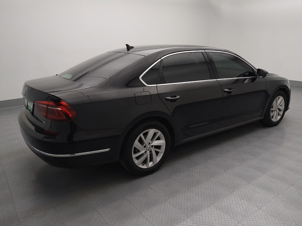 2018 Volkswagen Passat in Independence, MO 64055 - 18092088 10