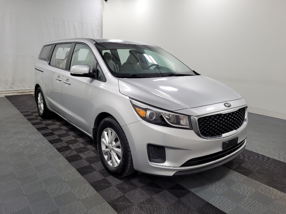 2016 Kia Sedona in Pittsburgh, PA 15236 - 18092095 13