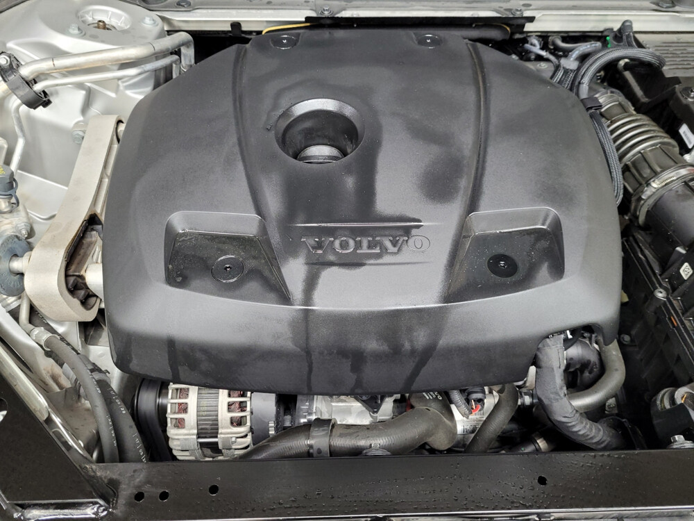 2021 Volvo XC60 in Fort Worth, TX 76116 - 18092102 30