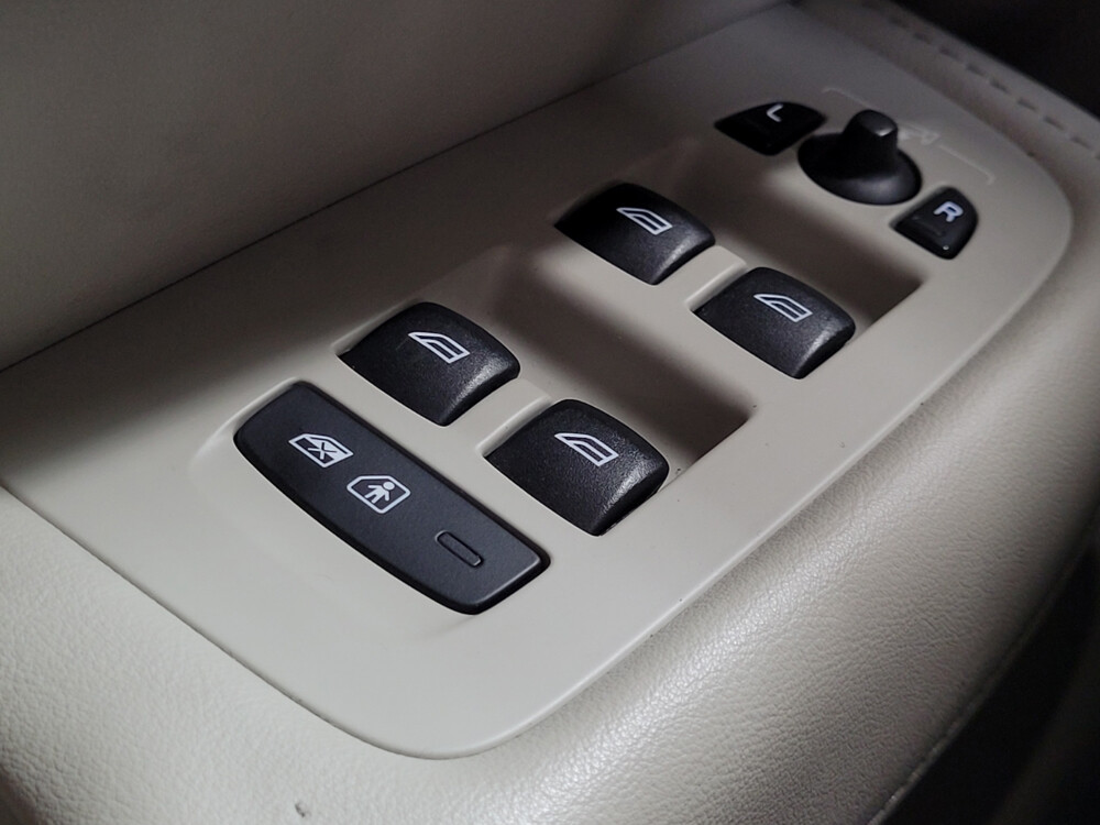 2021 Volvo XC60 in Fort Worth, TX 76116 - 18092102 27